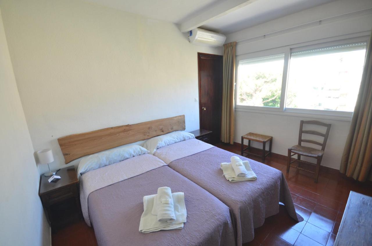 Hostal La Palmera Torremolinos Exterior photo
